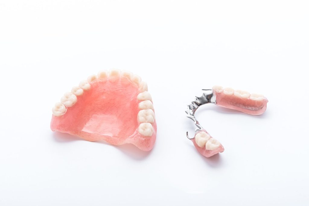 دندان مصنوعی و پروتز اوردنچر